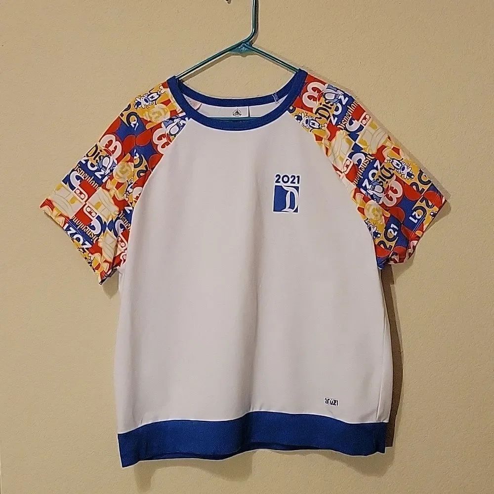 Disney exclusive special edition Disneyland 2021 short sleeve top